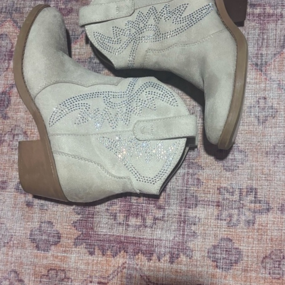Fashion Nova Ankle Boots - White